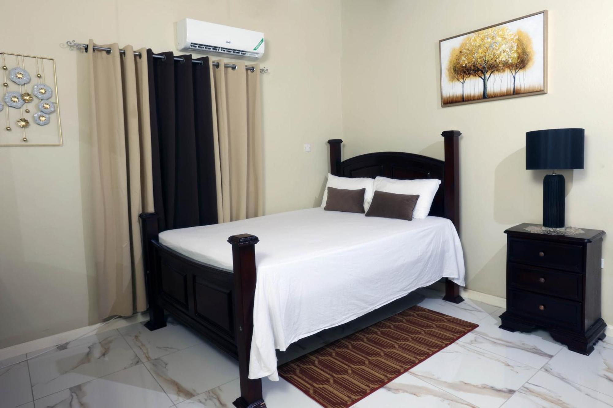 Spacious Luxury 3 Bed Rooms In Kingston Exterior photo
